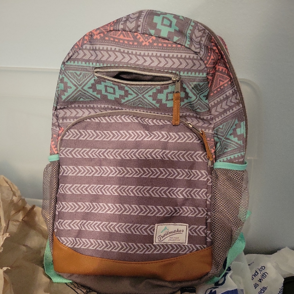 Girls Trailmaker Backpack. 19x13